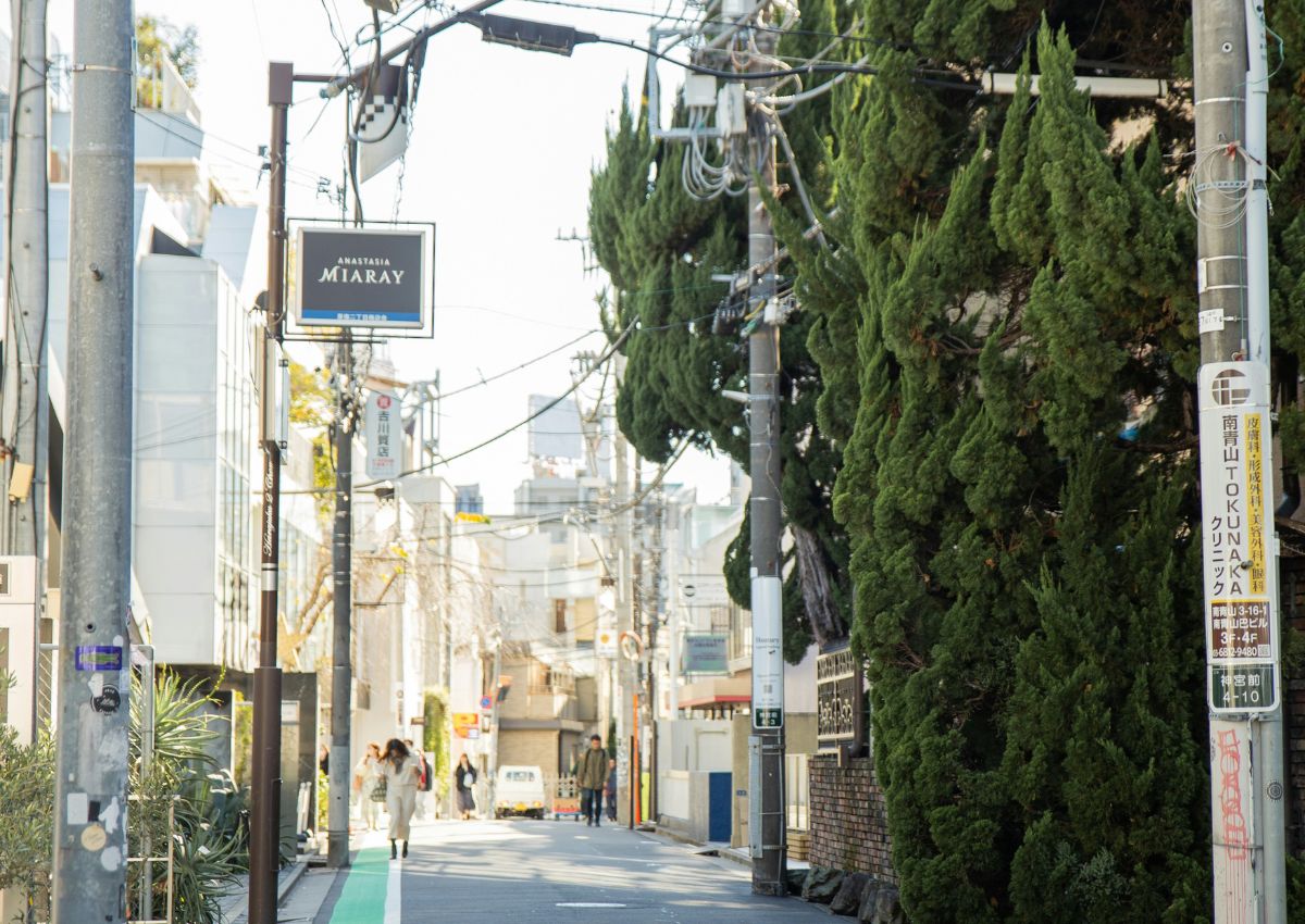Ruhige Seitenstraße in Harajuku, Tokio