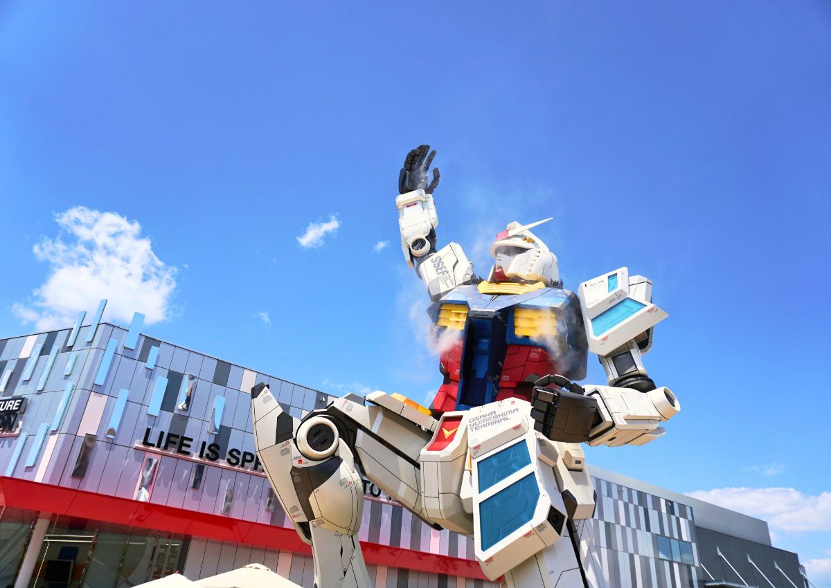 Gundams Statue beim Gundam Next Future Pavillon