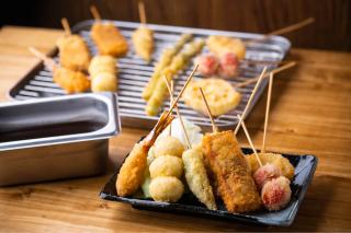 Kushikatsu-Straßenessen, Osaka