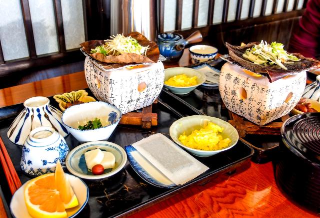 Frühstück in einem Ryokan, Hakone-Nationalpark