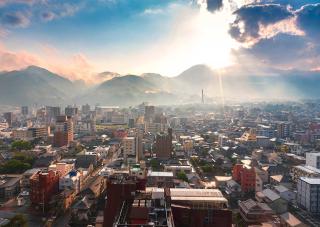 Beppu Stadt bei Sonnenuntergang