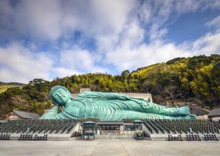 Nanzoin-Tempel, Heimat der größten Bronzestatue der Welt 