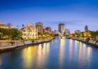 Der Blick vom Motoyasu-Fluss in Hiroshima