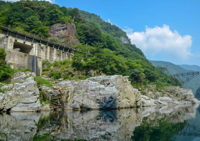 Blick vom Ausflugsboot in der Oboke-Schlucht