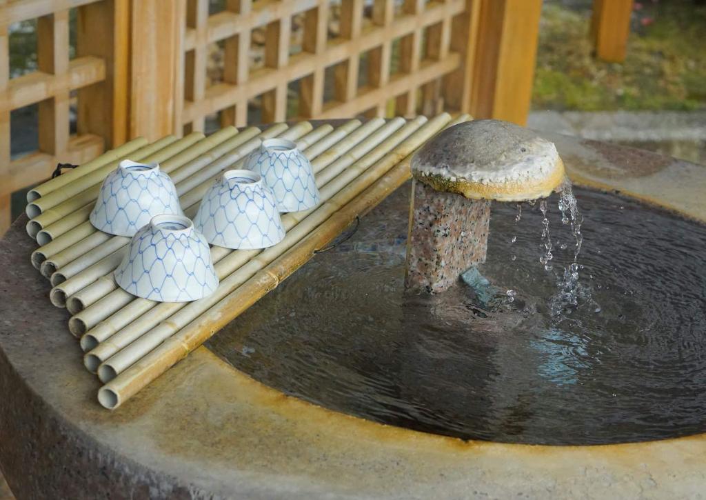 Heiße Quellen mit Trinkwasser in Kinosaki Japan