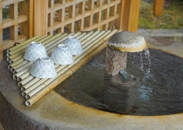 Heiße Quellen mit Trinkwasser in Kinosaki Japan