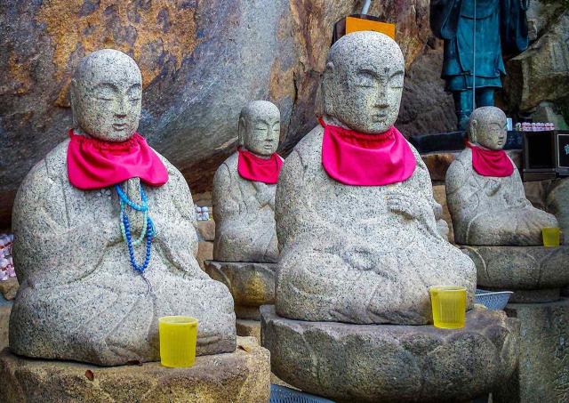 Jizo-Statuen im Saigoji-Tempel