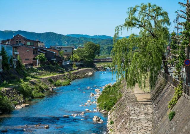 Miyagawa-Fluss, Takayama