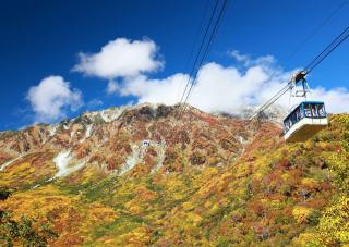 Tateyama Kurobe Alpine Route im Herbst