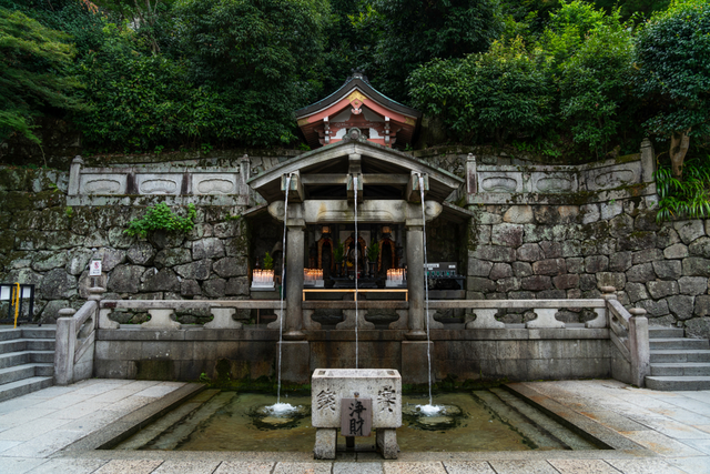 Der Otowa-Wasserfall am Kiyomizudera-Tempel, Kyoto
