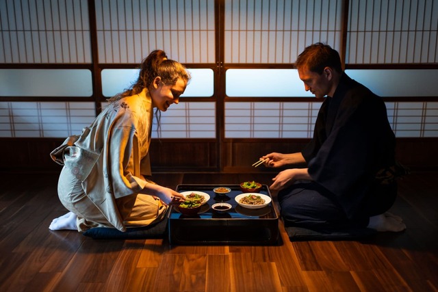 Eine traditionelle Mahlzeit in einem Ryokan