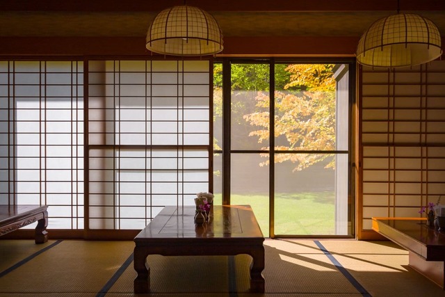 Traditionelles Ryokan-Zimmer mit Tatami
