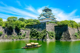 Das Schloss Osaka im Sonnenschein