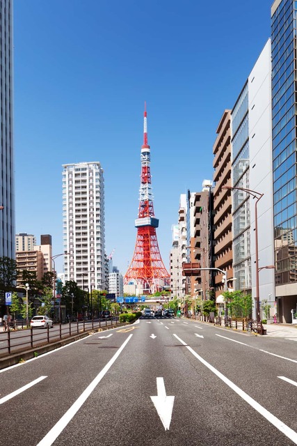 Straße vom Tokyo Tower in Shiba Koen, Minato, Tokyo, Japan