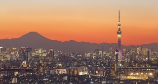 Tokyo Skytree in der Abenddämmerung