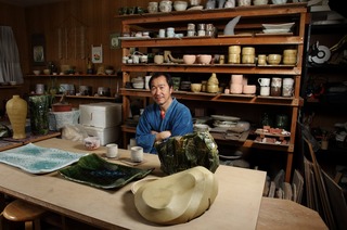 In einem Keramikatelier erhalten Sie Einblicke in traditionelles japanisches Handwerk. 